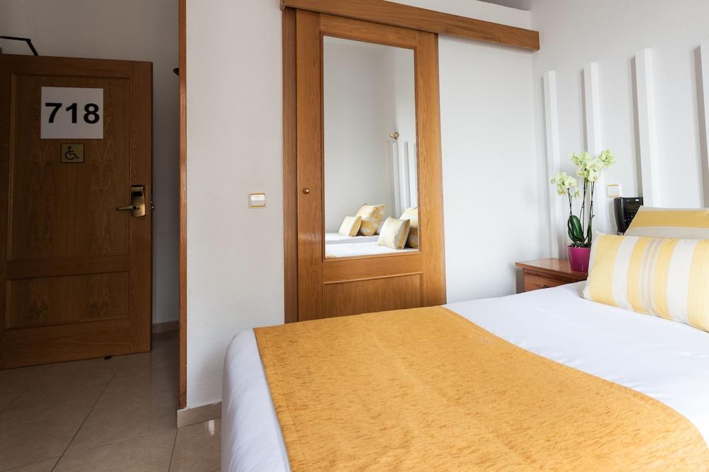 Hostal Josefina-Gran Via Madrid Exterior foto