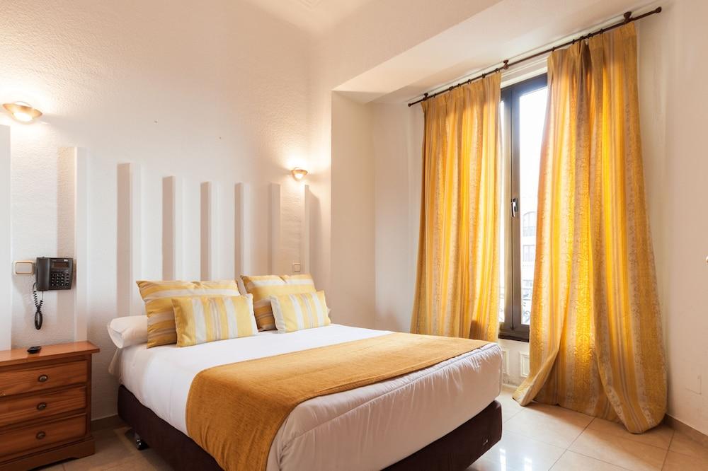 Hostal Josefina-Gran Via Madrid Exterior foto