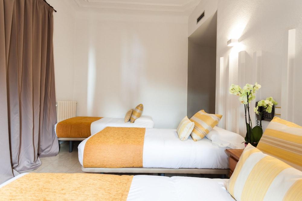 Hostal Josefina-Gran Via Madrid Exterior foto