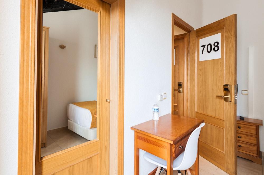 Hostal Josefina-Gran Via Madrid Exterior foto