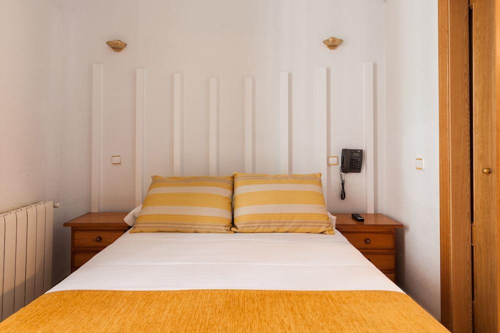 Hostal Josefina-Gran Via Madrid Exterior foto