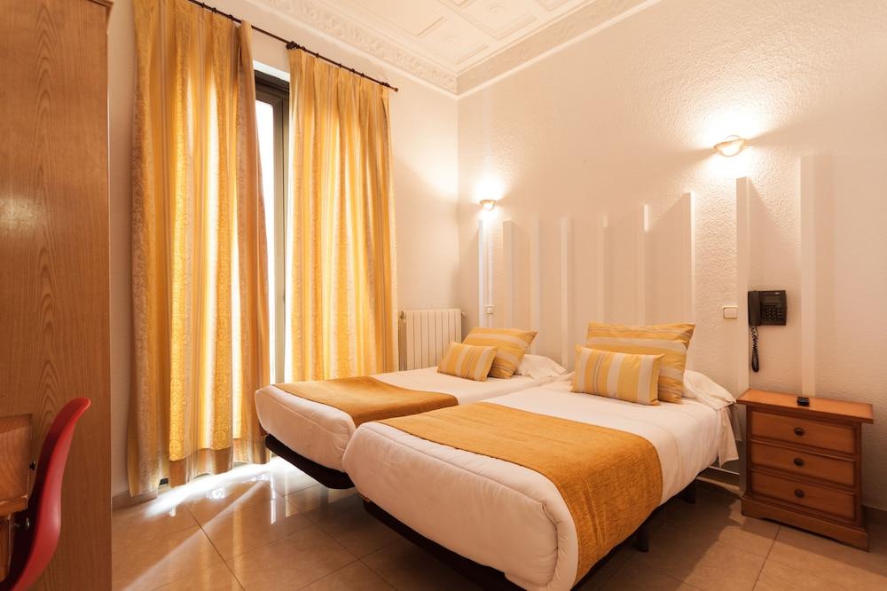 Hostal Josefina-Gran Via Madrid Exterior foto