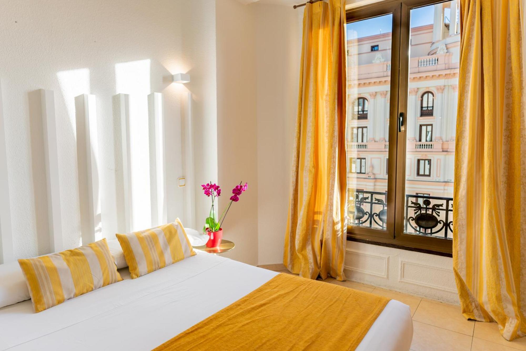 Hostal Josefina-Gran Via Madrid Exterior foto