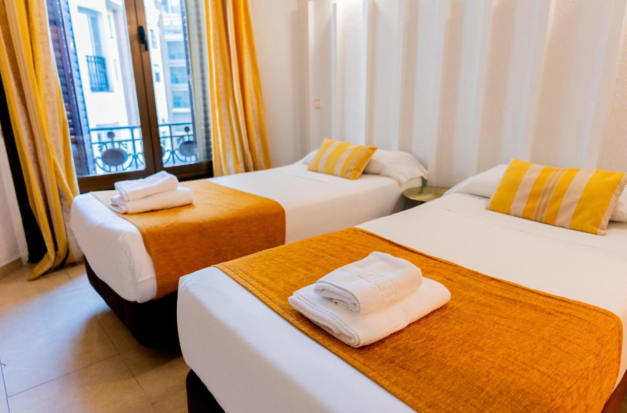 Hostal Josefina-Gran Via Madrid Exterior foto