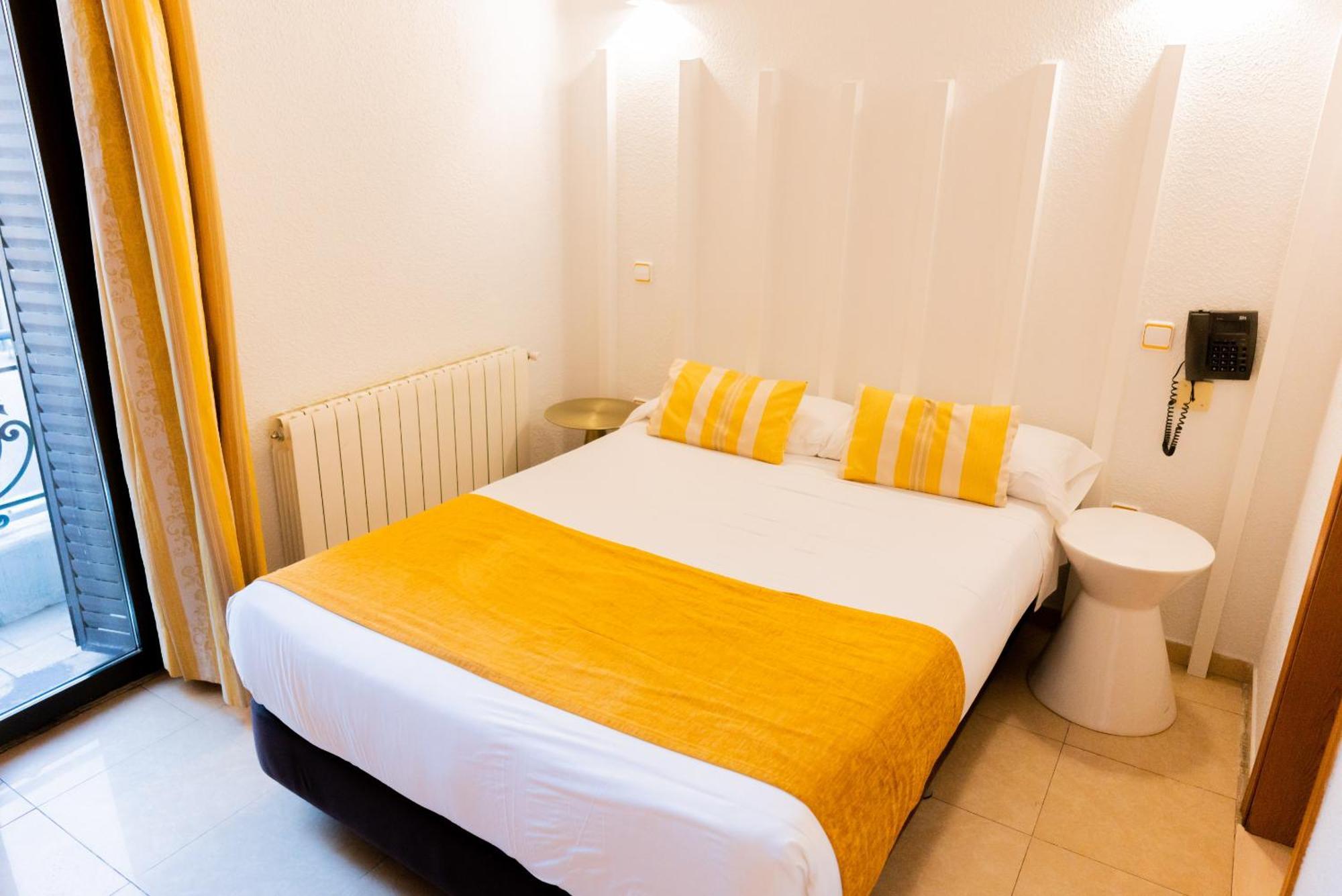 Hostal Josefina-Gran Via Madrid Exterior foto